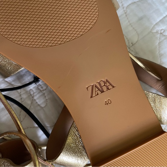 SOLD* Zara NWT Gold Strappy Gladiator Style Sandals Flats Size 40 8.5 US Women - Picture 7 of 7